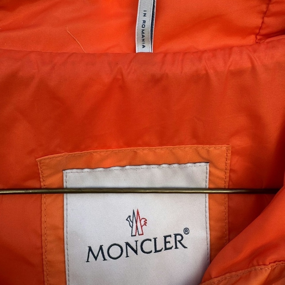 Moncler x Off-White Windbreaker - Picture 9 of 15